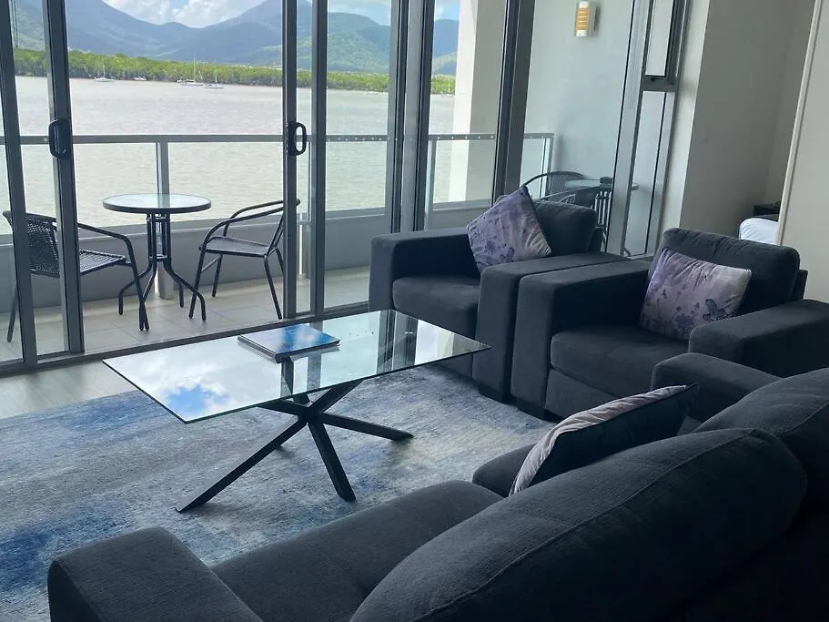 Absolute Waterfront Apartment Cairns 0*,  Austrálie