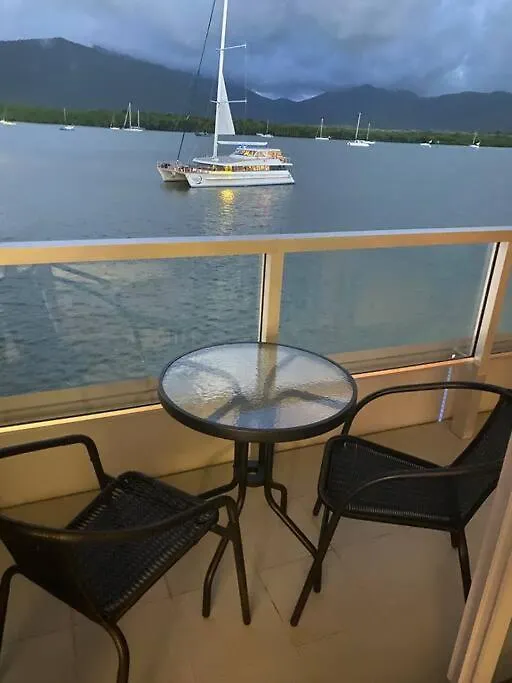 Absolute Waterfront Apartment Cairns 0*,  Australien